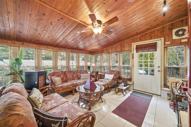 18 Gaylore Drive W, Amityville, NY 11701