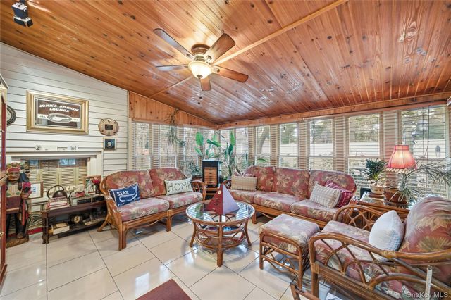 18 Gaylore Drive W, Amityville, NY 11701