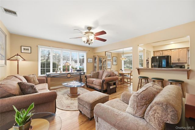 18 Gaylore Drive W, Amityville, NY 11701