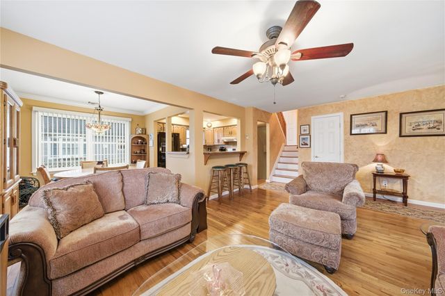 18 Gaylore Drive W, Amityville, NY 11701