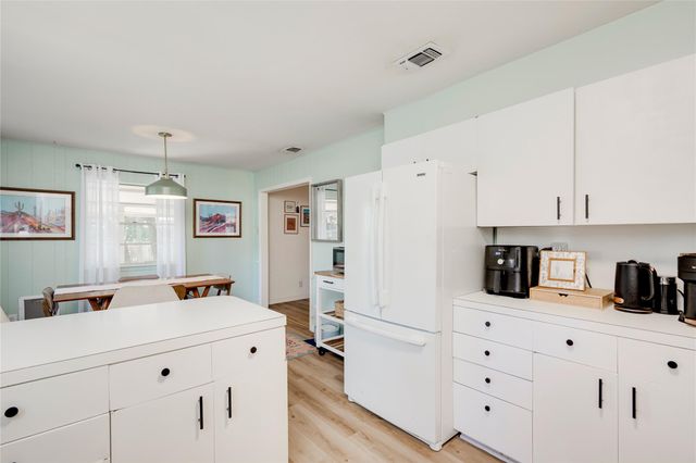 617 Dale DR, San Marcos, TX 78666