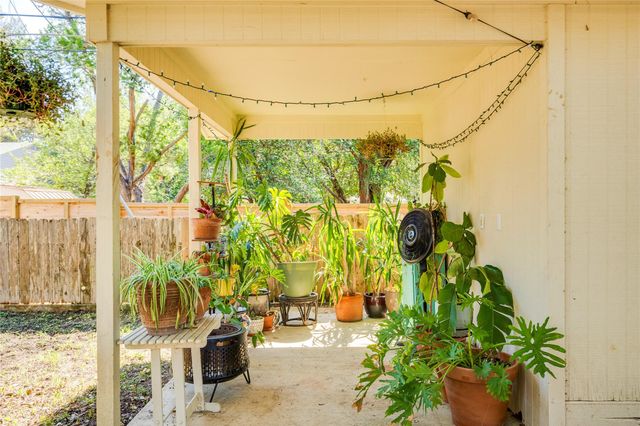 617 Dale DR, San Marcos, TX 78666