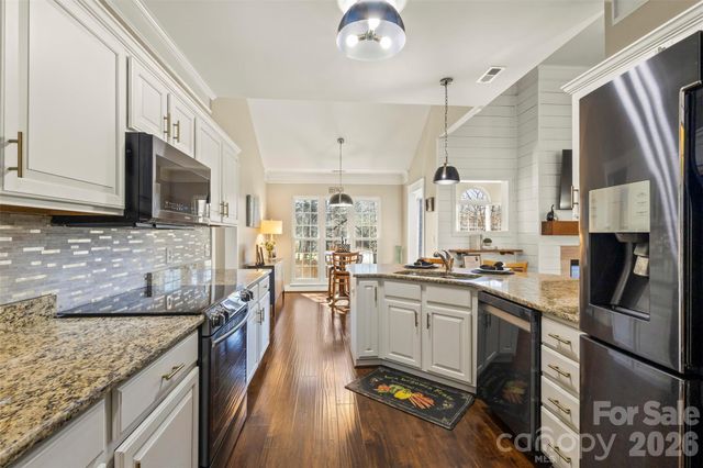 7526 Sedgebrook Drive E, Stanley, NC 28164