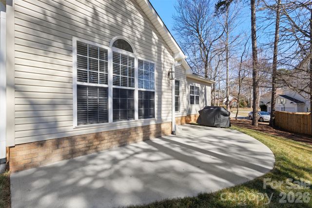 7526 Sedgebrook Drive E, Stanley, NC 28164