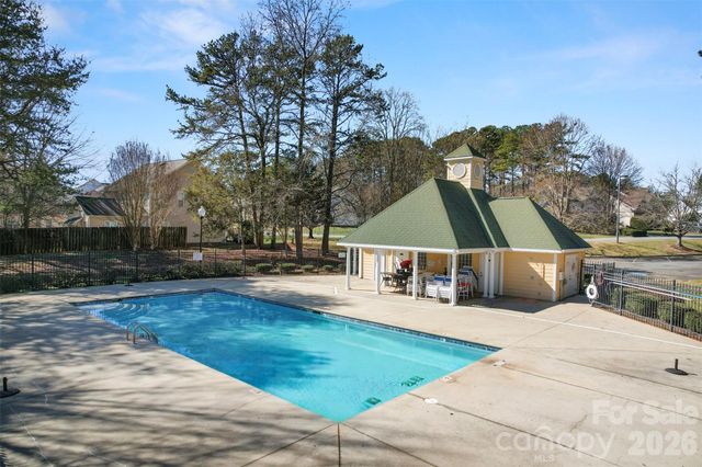 7526 Sedgebrook Drive E, Stanley, NC 28164