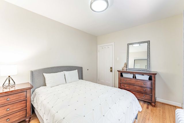 5615 W Henderson Street, Chicago, IL 60634