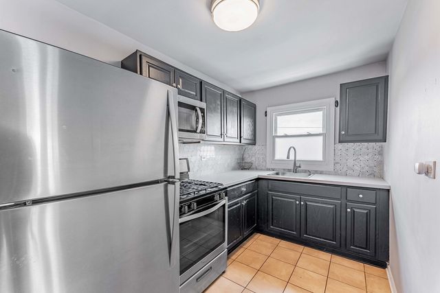 5615 W Henderson Street, Chicago, IL 60634