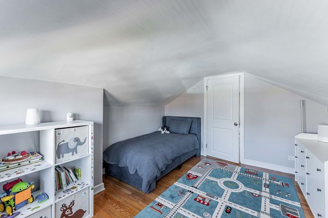 5615 W Henderson Street, Chicago, IL 60634