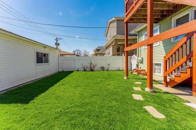 5615 W Henderson Street, Chicago, IL 60634