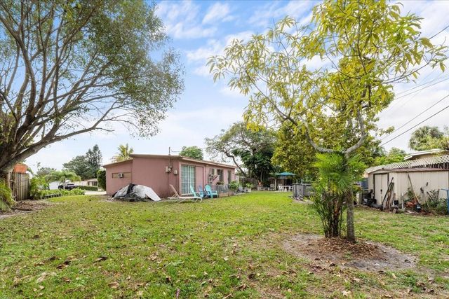 5805 NW 18th Court, Margate, FL 33063