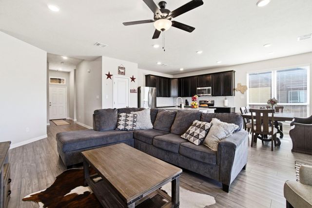 1318 Kingsgate Drive, Bryan, TX 77807