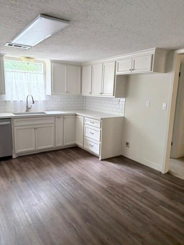 3737 Summer Lane, Huntsville, TX 77340