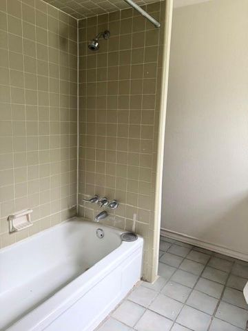 3737 Summer Lane, Huntsville, TX 77340