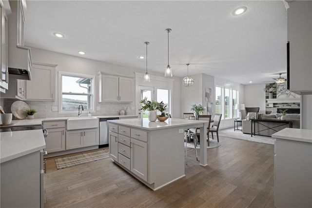 19422 W 114th Terrace, Olathe, KS 66061