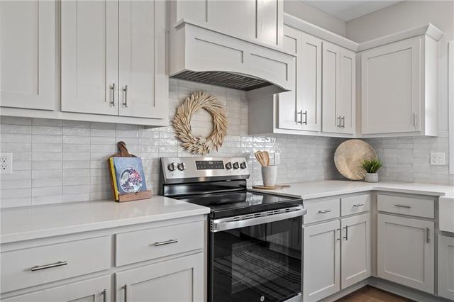 19422 W 114th Terrace, Olathe, KS 66061