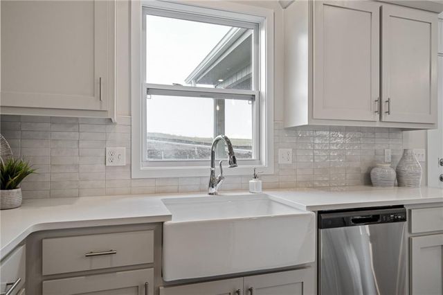 19422 W 114th Terrace, Olathe, KS 66061