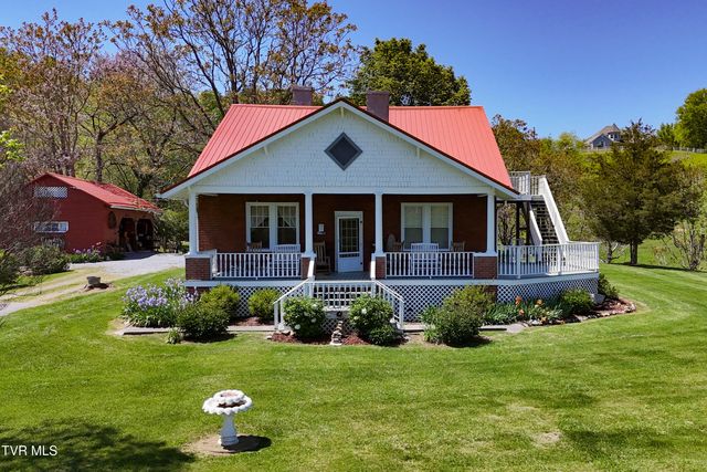 374 Sycamore Shoals Drive, Elizabethton, TN 37643