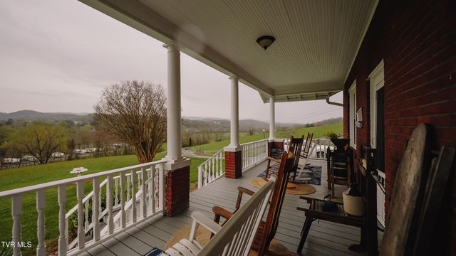 374 Sycamore Shoals Drive, Elizabethton, TN 37643