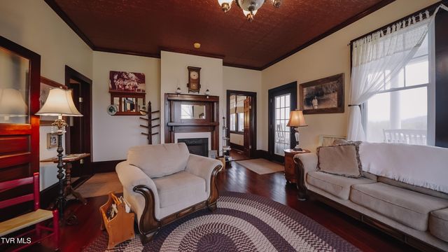 374 Sycamore Shoals Drive, Elizabethton, TN 37643