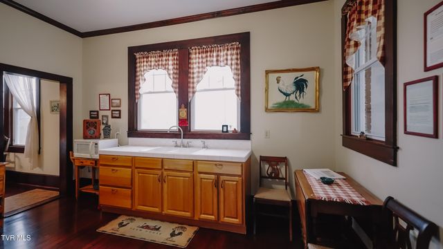 374 Sycamore Shoals Drive, Elizabethton, TN 37643