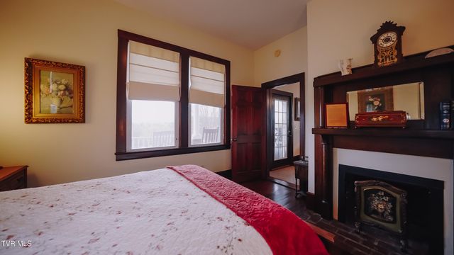 374 Sycamore Shoals Drive, Elizabethton, TN 37643