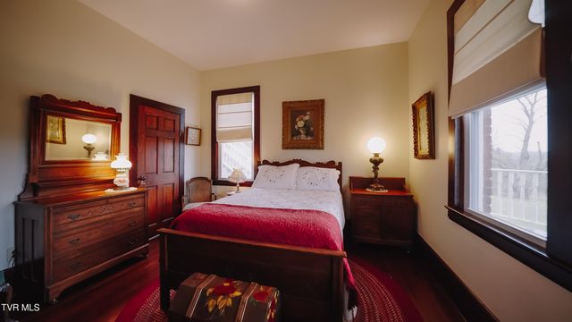 374 Sycamore Shoals Drive, Elizabethton, TN 37643