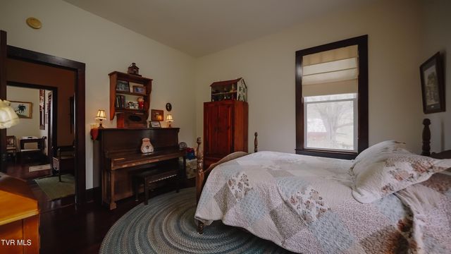 374 Sycamore Shoals Drive, Elizabethton, TN 37643