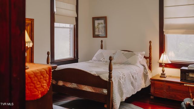 374 Sycamore Shoals Drive, Elizabethton, TN 37643