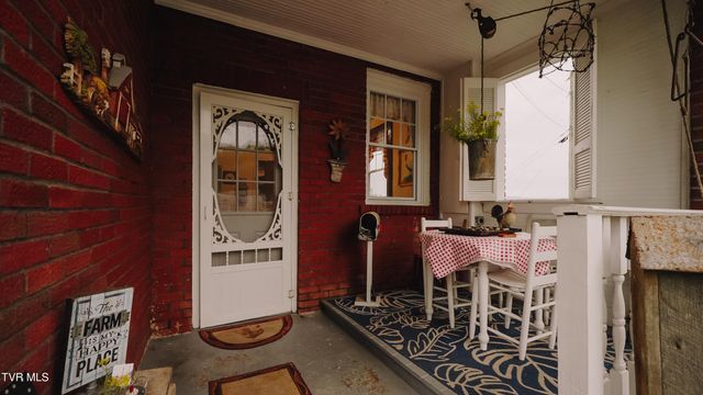 374 Sycamore Shoals Drive, Elizabethton, TN 37643