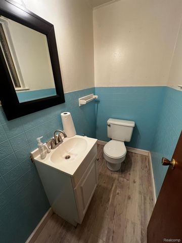 30469 Winthrop Drive, Madison Heights, MI 48071