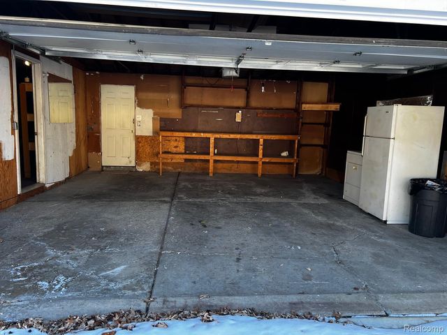 30469 Winthrop Drive, Madison Heights, MI 48071