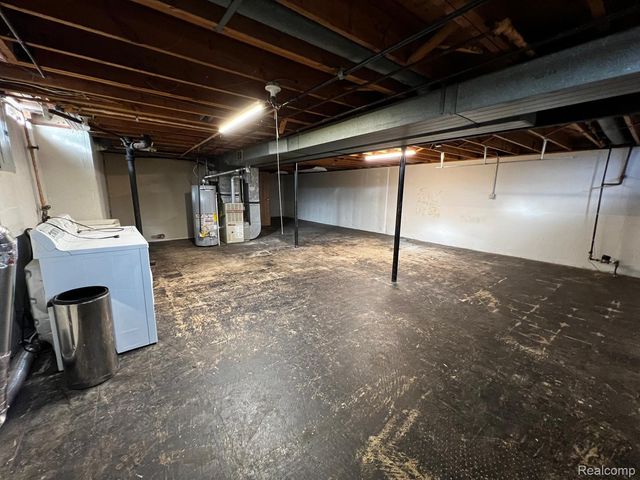 30469 Winthrop Drive, Madison Heights, MI 48071