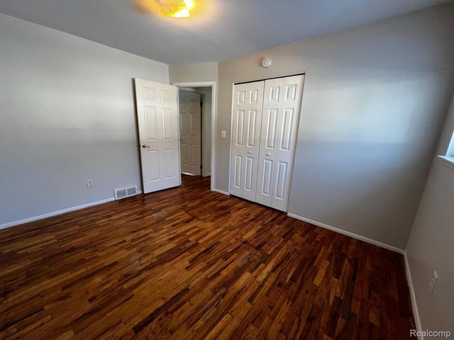 30469 Winthrop Drive, Madison Heights, MI 48071