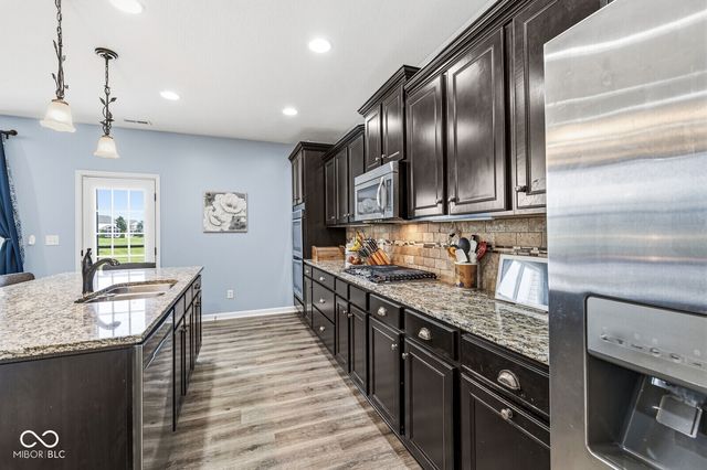 7713 Eagle Point, Zionsville, IN 46077