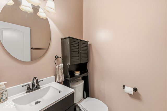 7713 Eagle Point, Zionsville, IN 46077