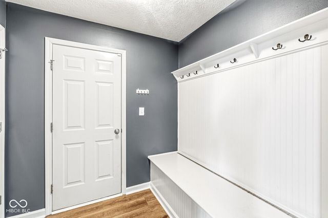 7713 Eagle Point, Zionsville, IN 46077