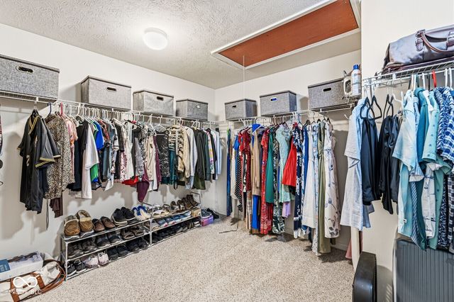7713 Eagle Point, Zionsville, IN 46077