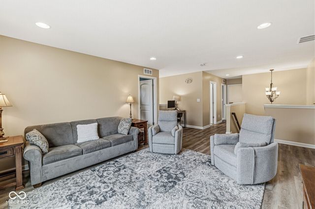 7713 Eagle Point, Zionsville, IN 46077