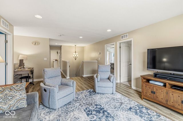 7713 Eagle Point, Zionsville, IN 46077