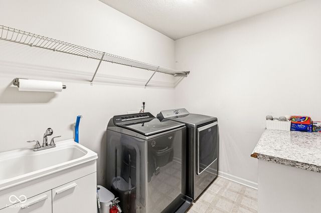 7713 Eagle Point, Zionsville, IN 46077