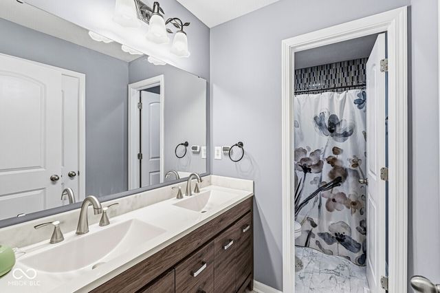 7713 Eagle Point, Zionsville, IN 46077