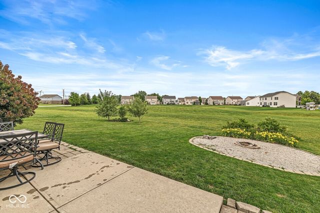 7713 Eagle Point, Zionsville, IN 46077