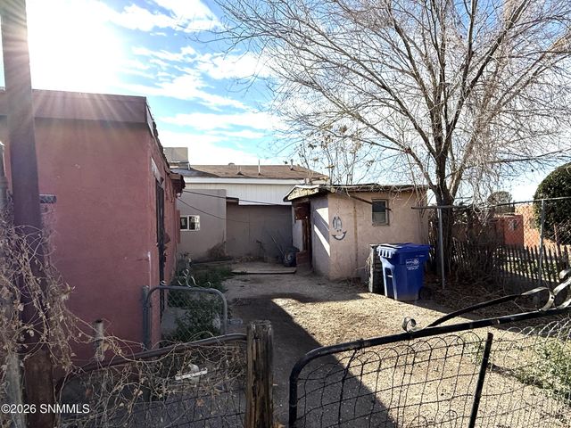 645 E Chestnut Avenue, Las Cruces, NM 88001