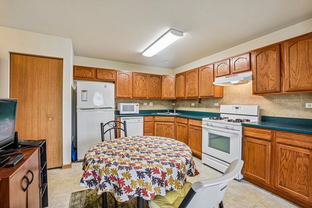 2359 Foxmoor Lane 2359, Aurora, IL 60502
