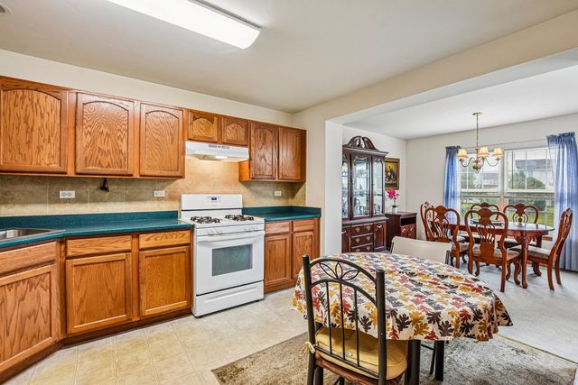 2359 Foxmoor Lane 2359, Aurora, IL 60502