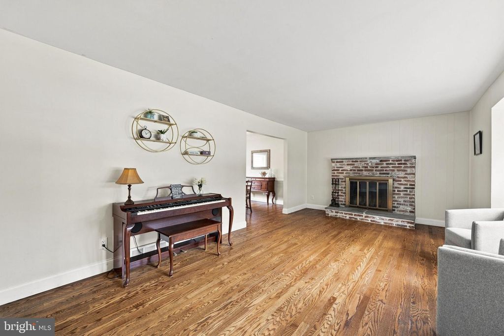 325 COLONIAL DR, EXTON, PA 19341 — photo 5