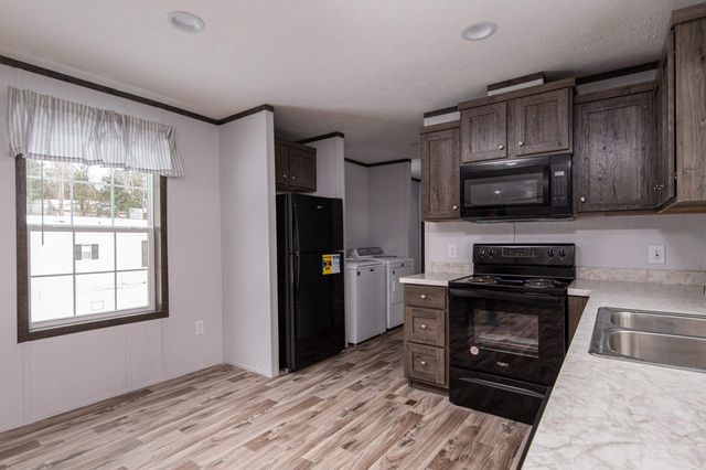 95 3rd Street, St. Johnsbury, VT 05819