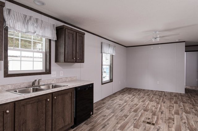 95 3rd Street, St. Johnsbury, VT 05819