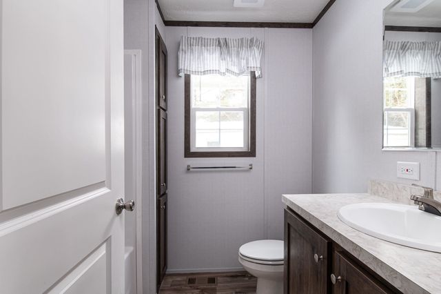 95 3rd Street, St. Johnsbury, VT 05819