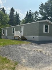 95 3rd Street, St. Johnsbury, VT 05819